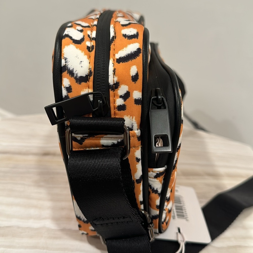Ted Baker Bag Leopard Detail Nylon Puffer Camera Bag  Cellphone Holder Crossbody - Picture 5 of 17